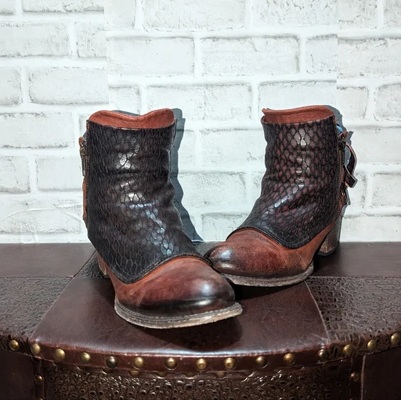 FreeBird CHERI Rust Multi Booties size 10